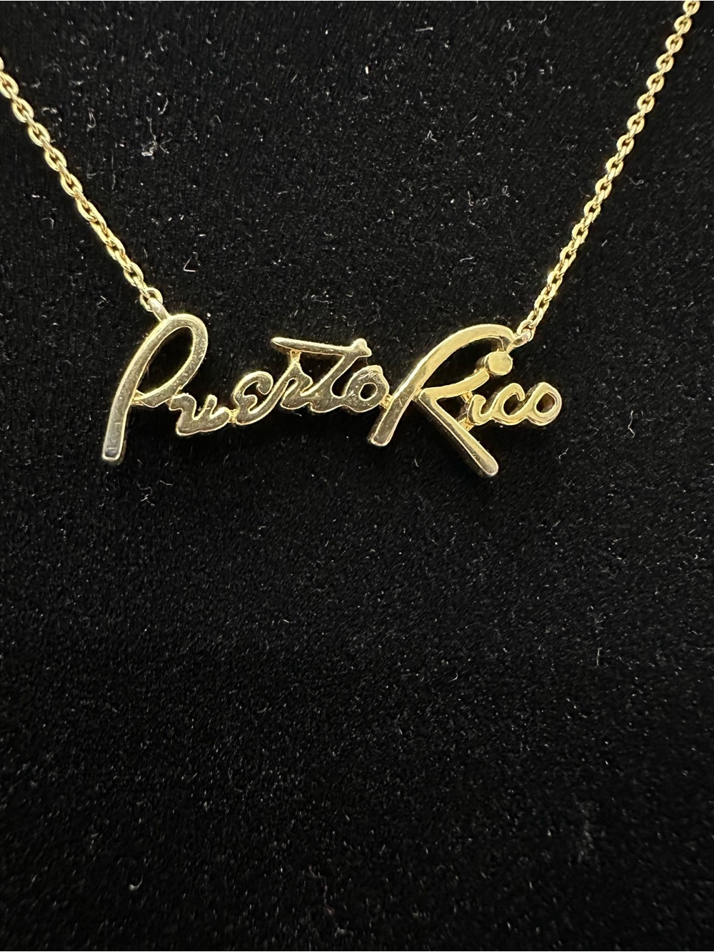 Valija Gitana Puerto Rico Script Cursive Nameplate Necklace Gold